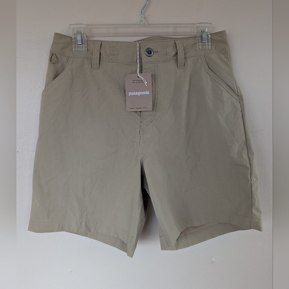 NWT! Patagonia Quandry Shorts, 7 Inches, Classic Tan (SIZE 6)